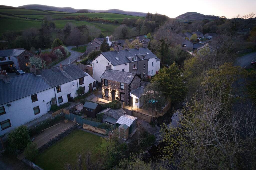 Luxurious Cottage With Hot Tub, Lake District Duddon Экстерьер фото