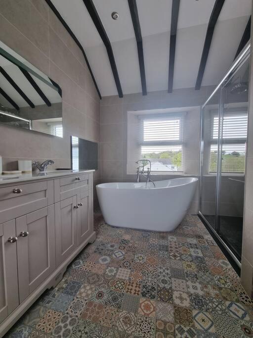 Luxurious Cottage With Hot Tub, Lake District Duddon Экстерьер фото