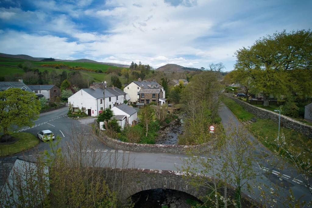 Luxurious Cottage With Hot Tub, Lake District Duddon Экстерьер фото