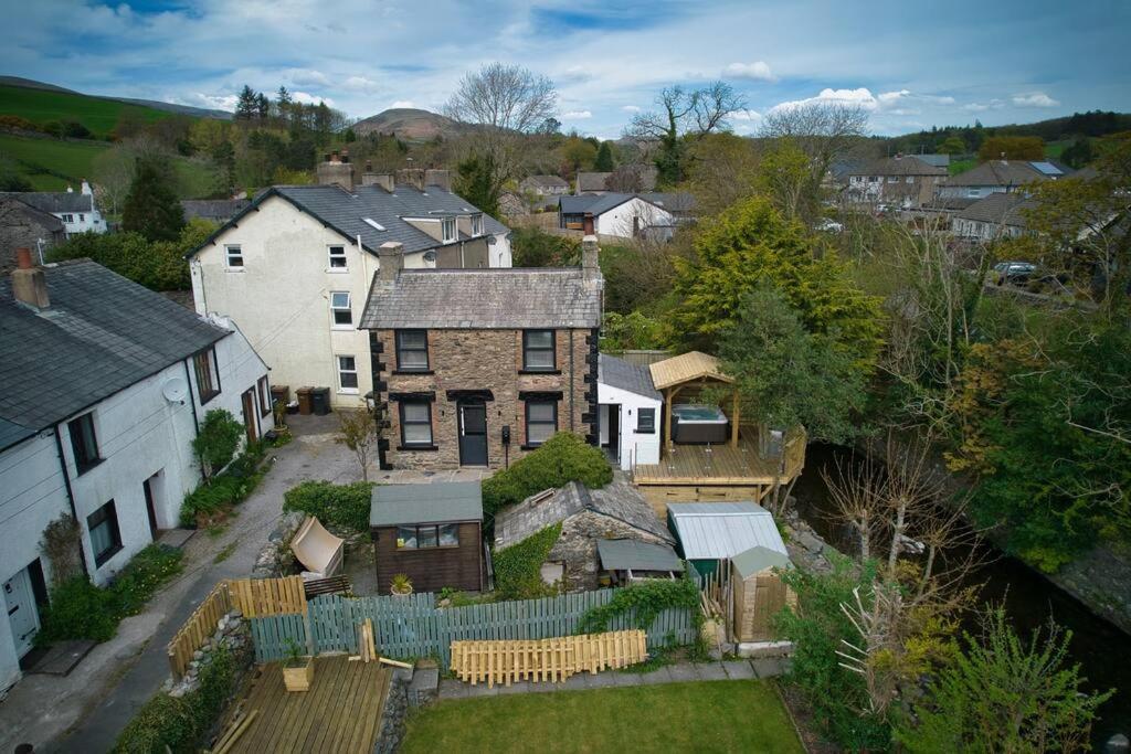 Luxurious Cottage With Hot Tub, Lake District Duddon Экстерьер фото