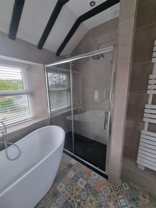 Luxurious Cottage With Hot Tub, Lake District Duddon Экстерьер фото