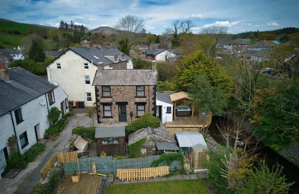 Luxurious Cottage With Hot Tub, Lake District Duddon Экстерьер фото