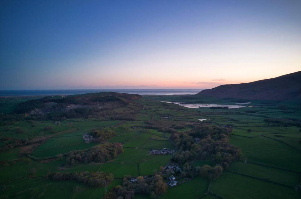 Luxurious Cottage With Hot Tub, Lake District Duddon Экстерьер фото